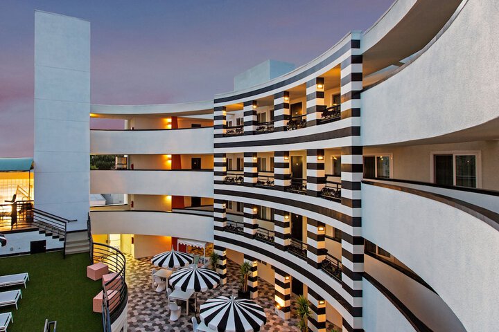 Hotel Exterior 37 of 40