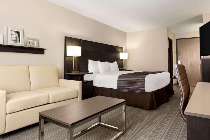 Room 10 of 20