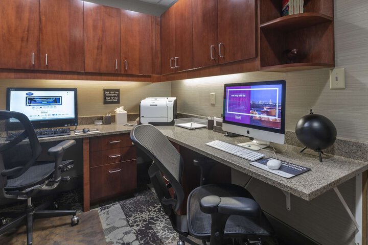 Business Center 39 of 39
