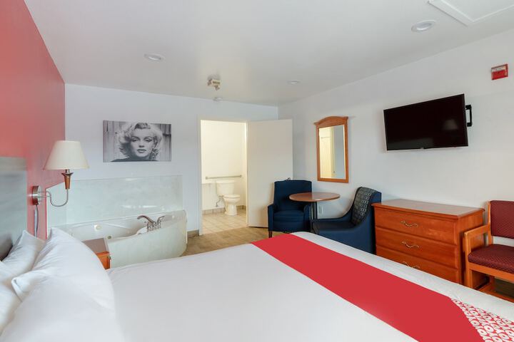 Room 28 of 40