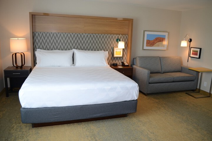 Room 44 of 117