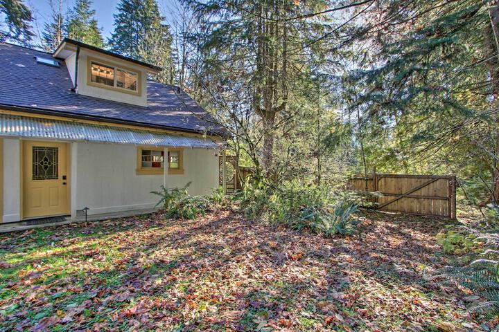 Owls Nest Studio w / Hot Tub: Hike Nearby!
