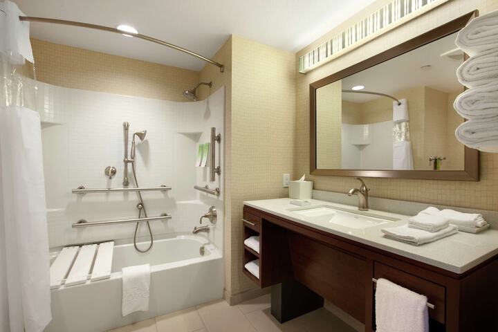 Room 13 of 22