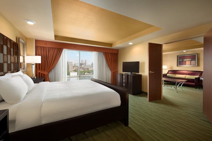 Embassy Suites by Hilton E Peoria Riverfront Conf Center