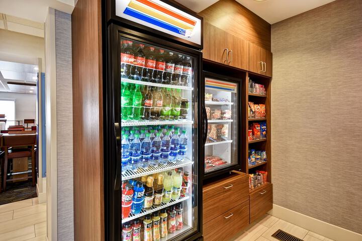 Holiday Inn Express Newport North - Middletown by IHG