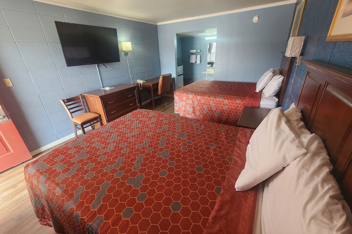 Room 5 of 17