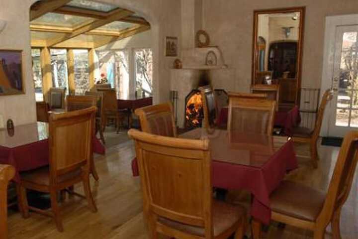 Dining 66 of 68