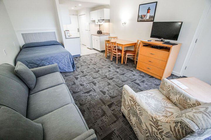 Room 18 of 33
