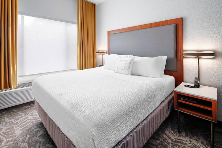 Room 15 of 23