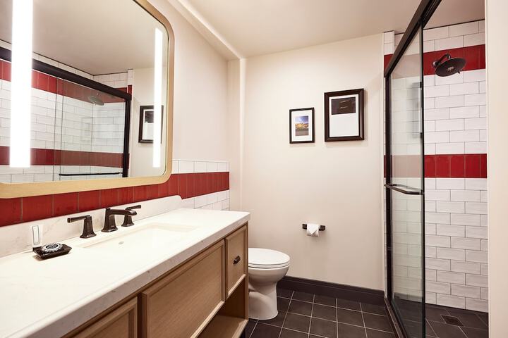 The Scarlet Lincoln, a Tribute Portfolio Hotel