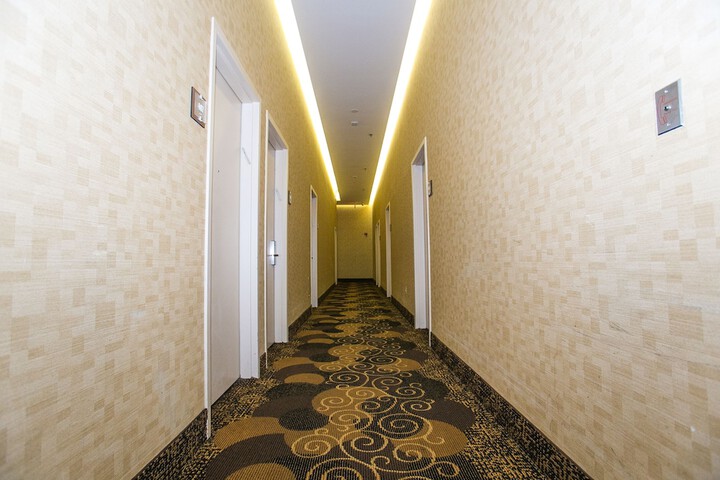 Ballroom/Hall 38 of 44
