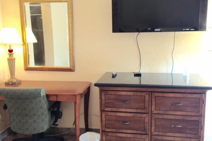 Room 14 of 19