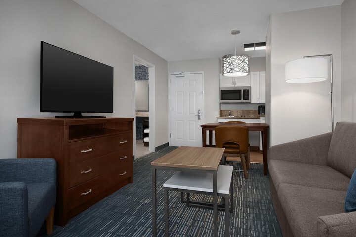 Homewood Suites by Hilton Newark-Cranford