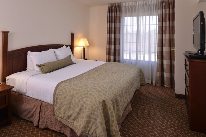 Staybridge Suites Indianapolis-Airport by IHG