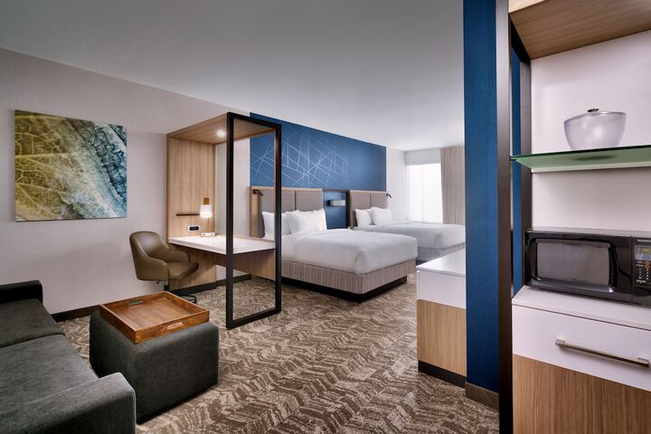 Room 17 of 28