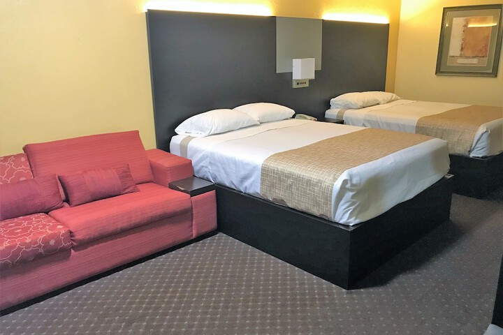 Room 7 of 18