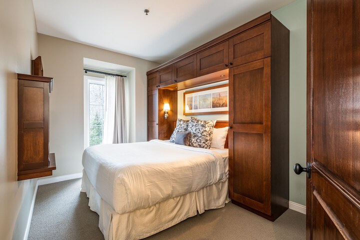 Room 40 of 74
