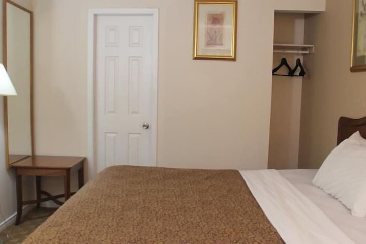 Room 12 of 23
