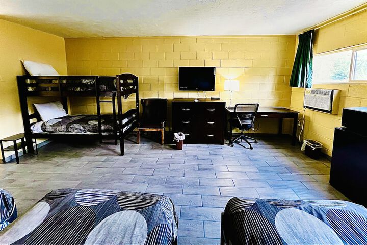 Room 33 of 39