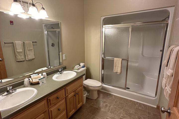 Room 85 of 136