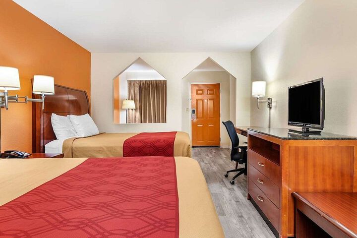 Room 9 of 29