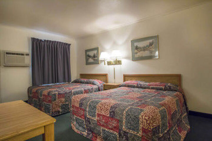 Deer Lodge Motel