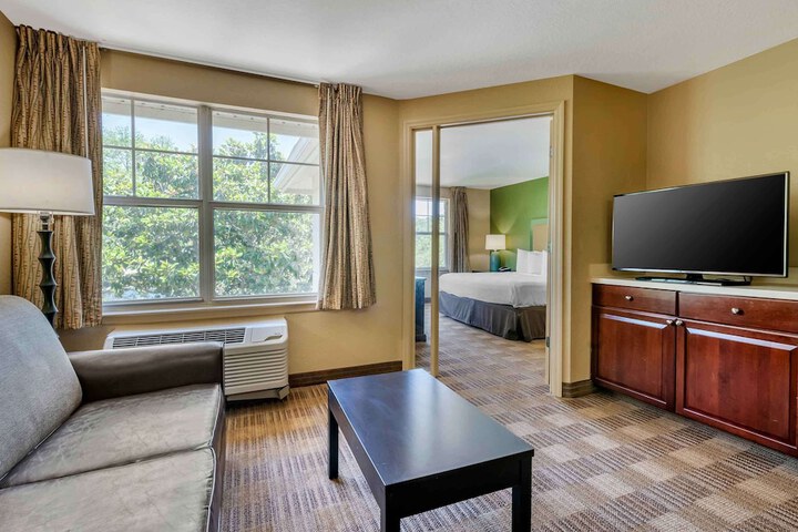 Room 14 of 42