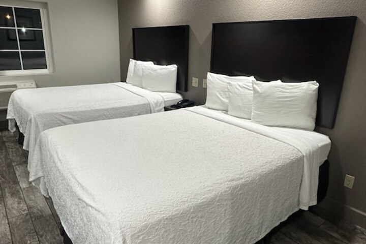 Room 14 of 25
