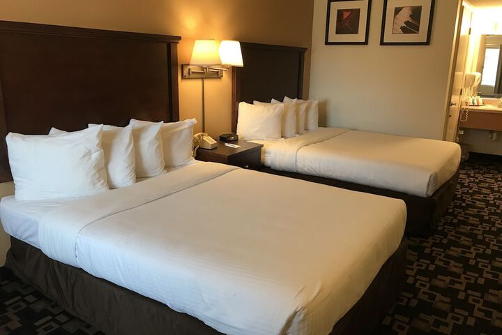 Room 6 of 40
