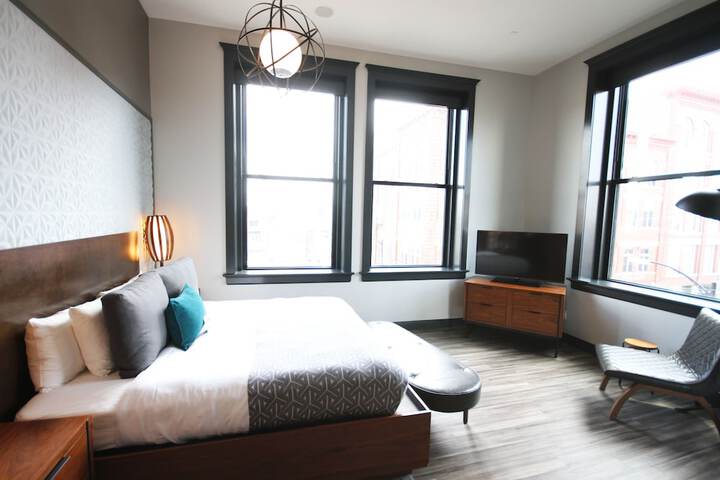 Room 53 of 86