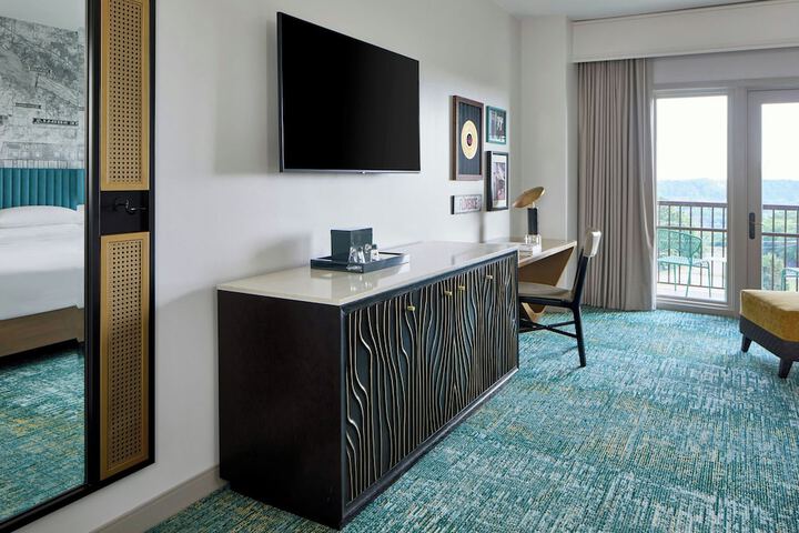Renaissance Shoals Resort & Spa