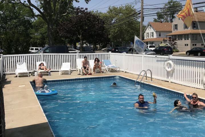 Pool 4 of 25