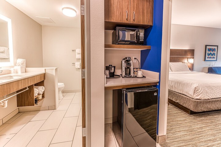 Room 29 of 53