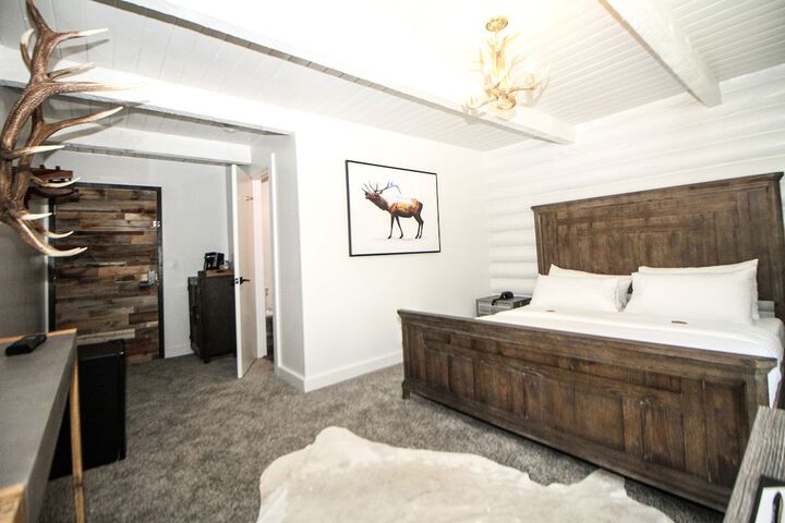Room 17 of 51