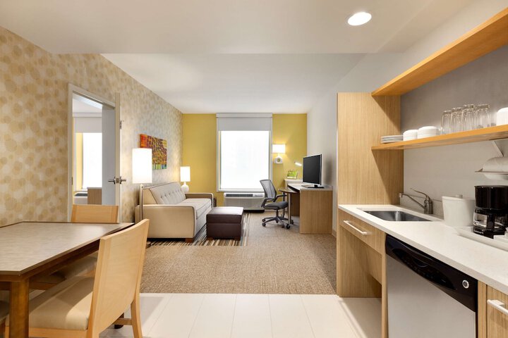 Room 50 of 83