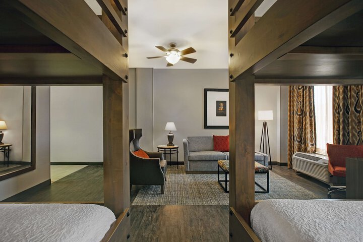 Room 21 of 60