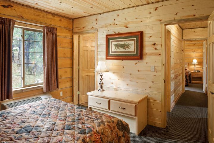 Rock Crest Lodge & Cabins
