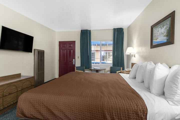Room 25 of 34