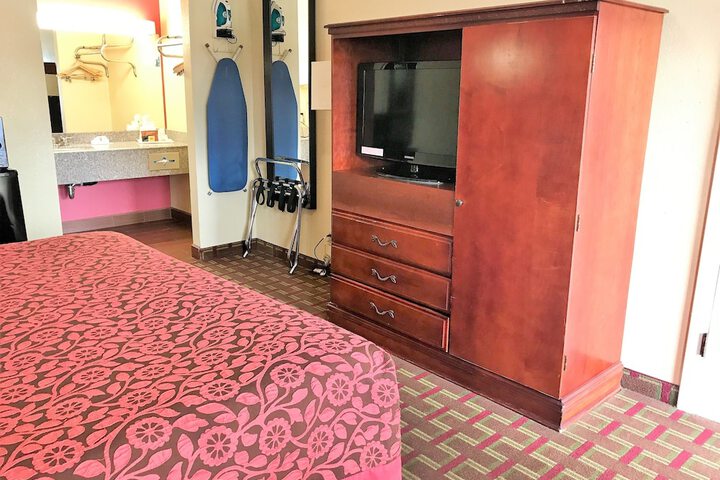 Room 10 of 24