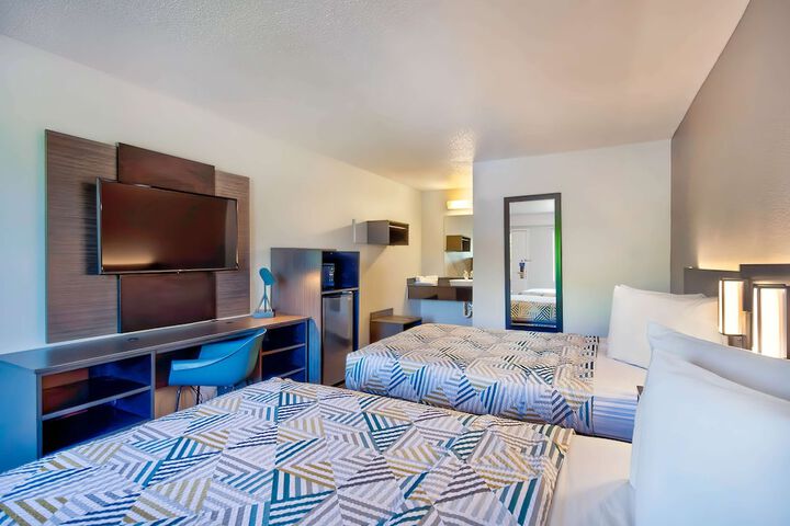Room 16 of 22