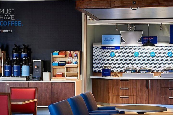 Holiday Inn Express & Suites Heath - Newark by IHG