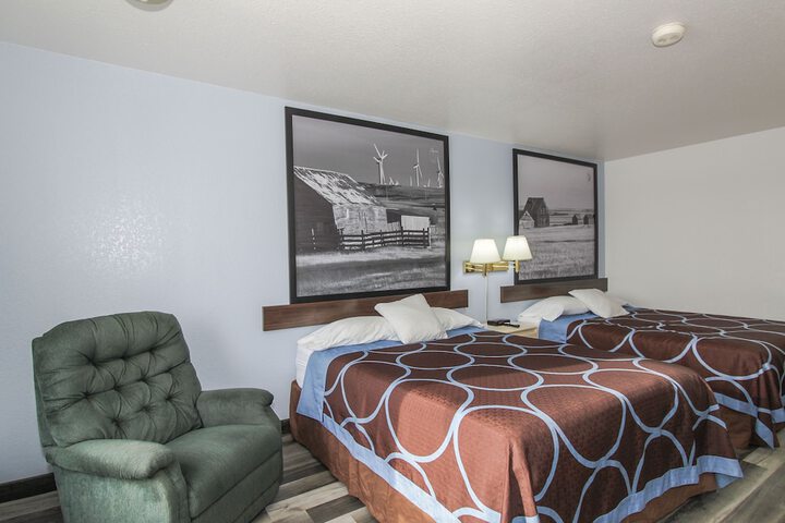 Super 8 by Wyndham Three Hills AB
