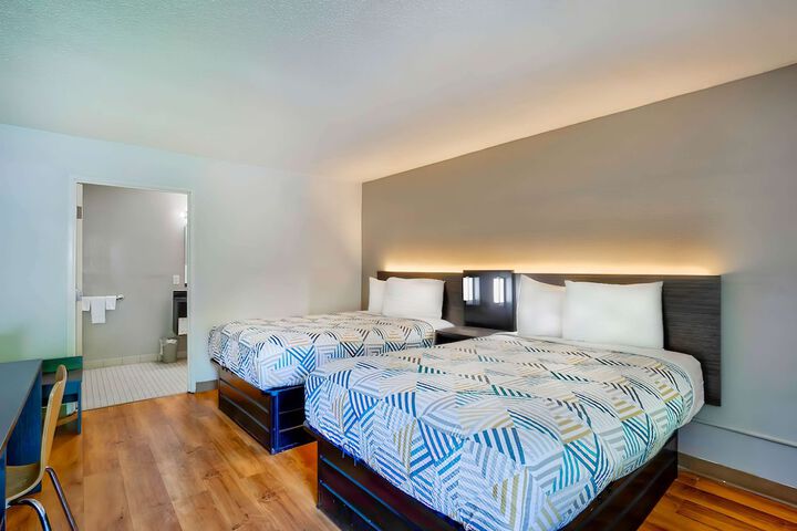 Room 15 of 32