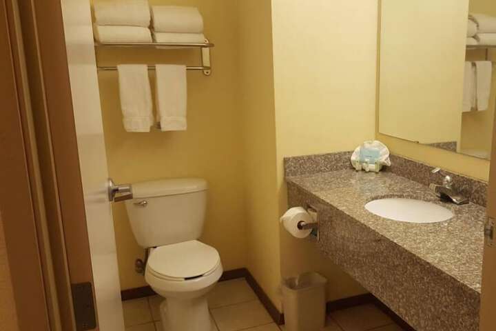Room 16 of 25