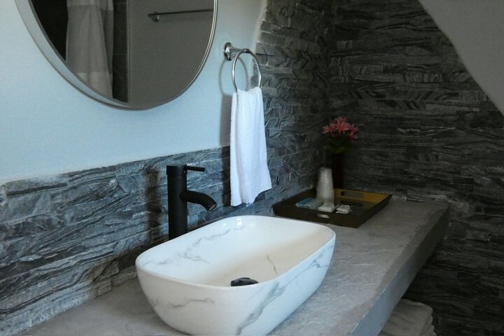 Aquastar Inn