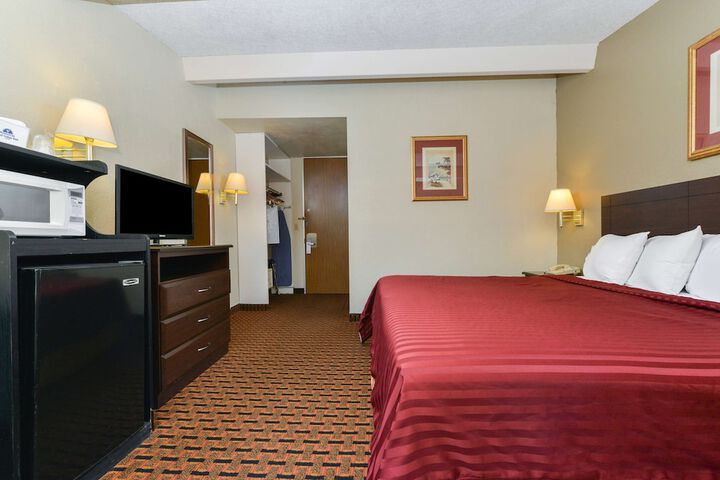 Room 12 of 34