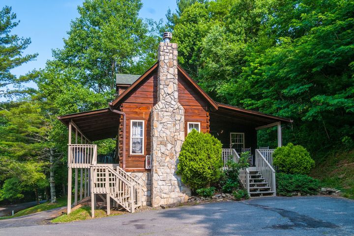 Highland Hills Motel and Cabins – a Master Hosts Resort