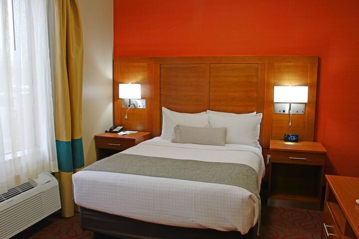 Room 26 of 66