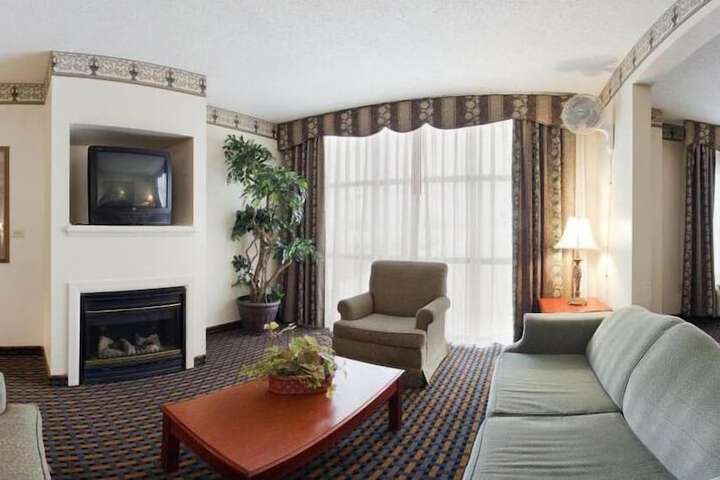 Room 7 of 25