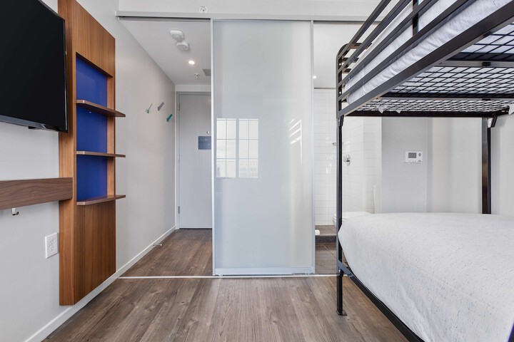 Room 16 of 43